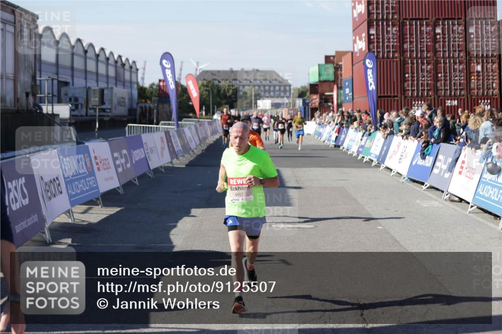 03.10.2025 - Köhlbrandbrückenlauf Jannik Wohlers http://msf.ph/oto/9125507 03.10.2025 13:07:11 Ziel 4444, 4451, 4588, 4804, 6065, 6302, 6423, 6427, 6467, 6822 meine-sportfotos.de
