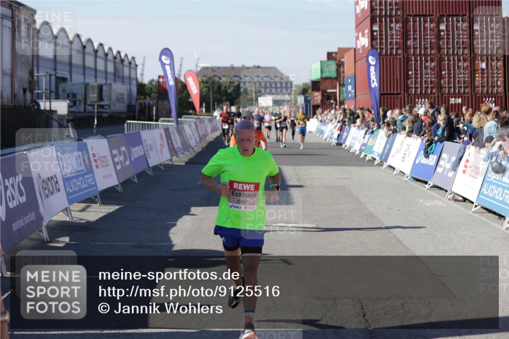 03.10.2025 - Köhlbrandbrückenlauf Jannik Wohlers http://msf.ph/oto/9125516 03.10.2025 13:07:12 Ziel 4444, 4451, 4588, 4804, 6065, 6302, 6423, 6427, 6467, 6822 meine-sportfotos.de