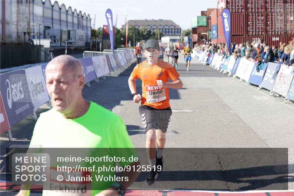 03.10.2025 - Köhlbrandbrückenlauf Jannik Wohlers http://msf.ph/oto/9125519 03.10.2025 13:07:13 Ziel 4444, 4804, 6065, 6302, 6427, 6467, 6822 meine-sportfotos.de