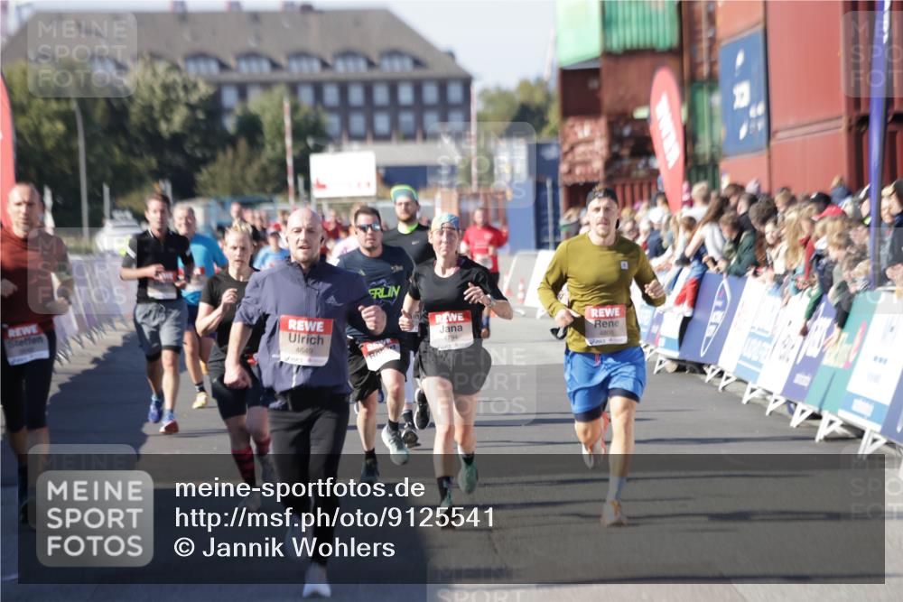 03.10.2025 - Köhlbrandbrückenlauf Jannik Wohlers http://msf.ph/oto/9125541 03.10.2025 13:07:17 Ziel 4444, 4590, 4649, 4794, 4806, 5645, 5646, 6302, 6459, 6467 meine-sportfotos.de