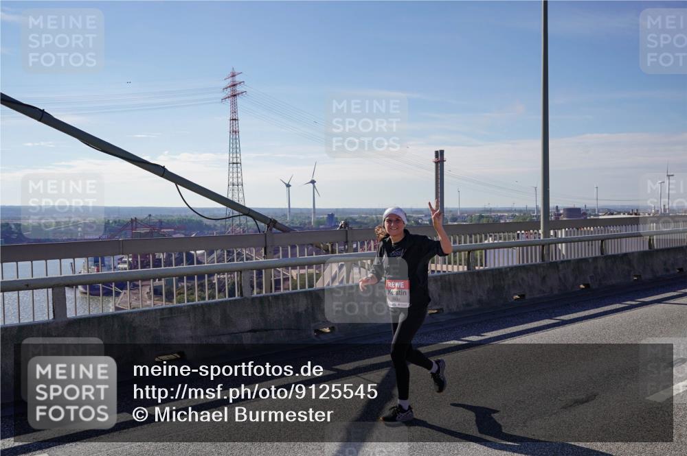 03.10.2025 - Köhlbrandbrückenlauf Michael Burmester http://msf.ph/oto/9125545 03.10.2025 13:09:25 Position 2 5600 meine-sportfotos.de