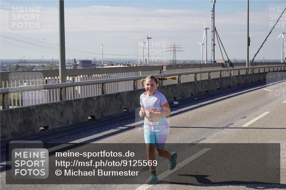 03.10.2025 - Köhlbrandbrückenlauf Michael Burmester http://msf.ph/oto/9125569 03.10.2025 13:09:28 Position 2 5611 meine-sportfotos.de
