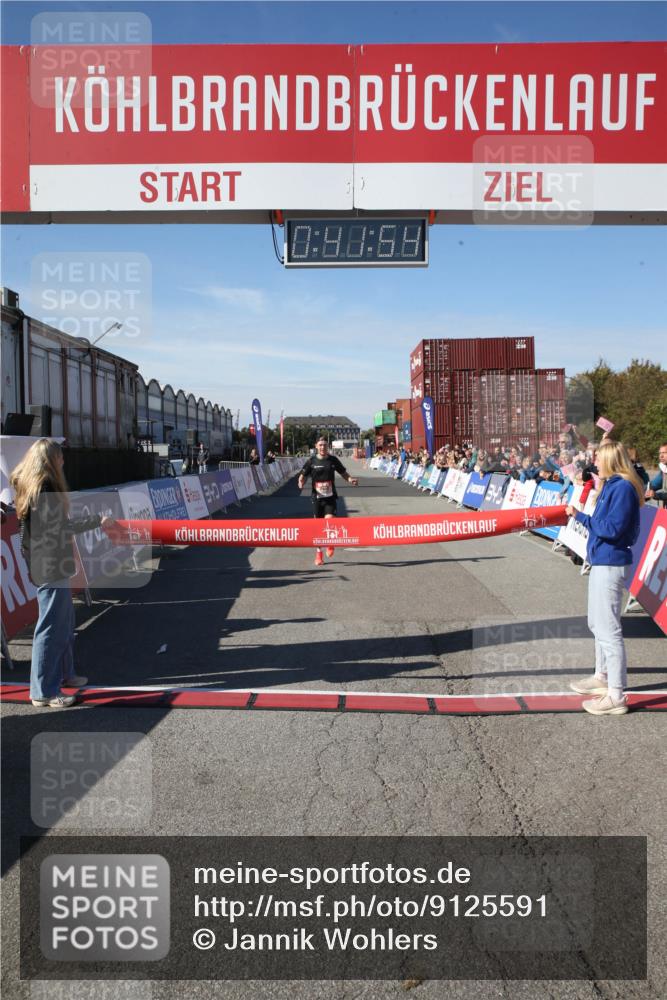 03.10.2025 - Köhlbrandbrückenlauf Jannik Wohlers http://msf.ph/oto/9125591 03.10.2025 12:41:54 Ziel 6099 meine-sportfotos.de