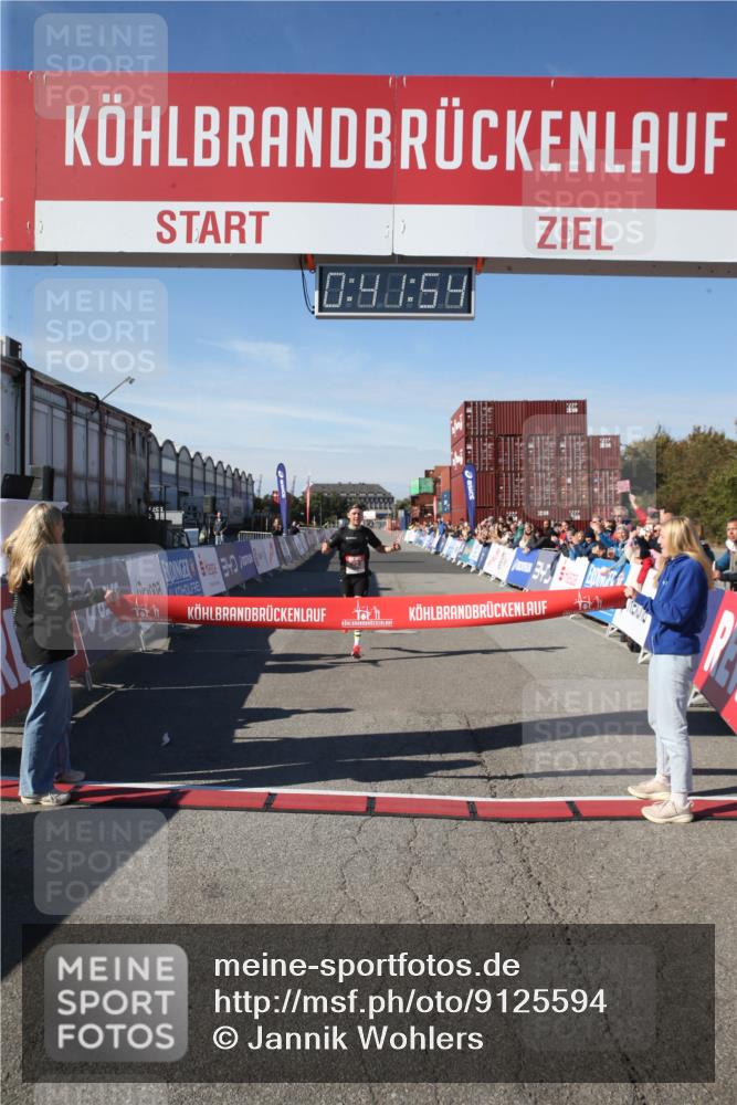 03.10.2025 - Köhlbrandbrückenlauf Jannik Wohlers http://msf.ph/oto/9125594 03.10.2025 12:41:54 Ziel 6099 meine-sportfotos.de
