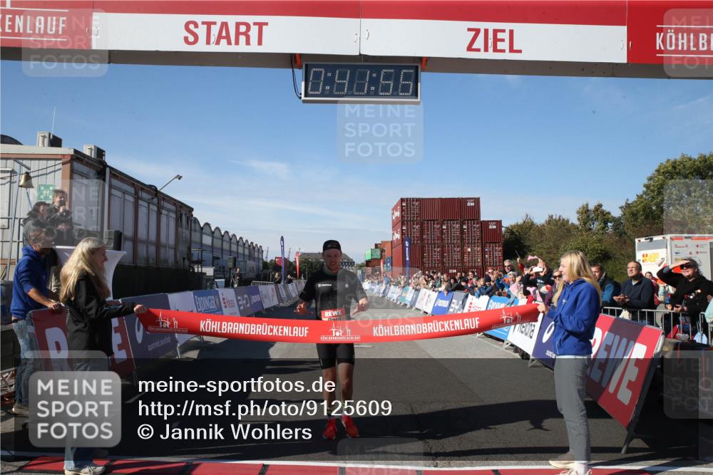 03.10.2025 - Köhlbrandbrückenlauf Jannik Wohlers http://msf.ph/oto/9125609 03.10.2025 12:41:56 Ziel 6099 meine-sportfotos.de