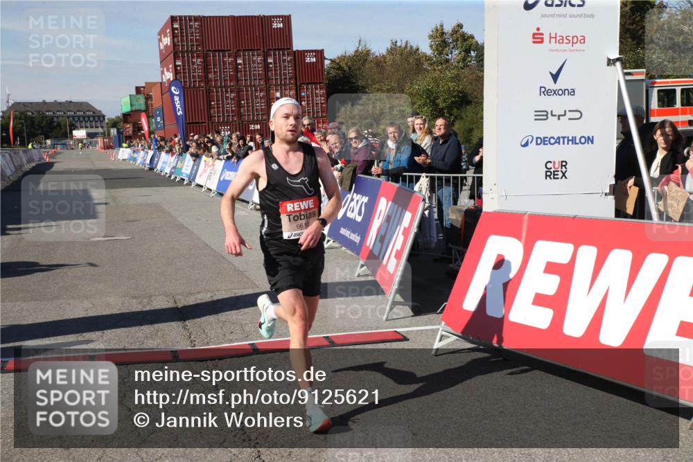 03.10.2025 - Köhlbrandbrückenlauf Jannik Wohlers http://msf.ph/oto/9125621 03.10.2025 12:44:57 Ziel 6610 meine-sportfotos.de