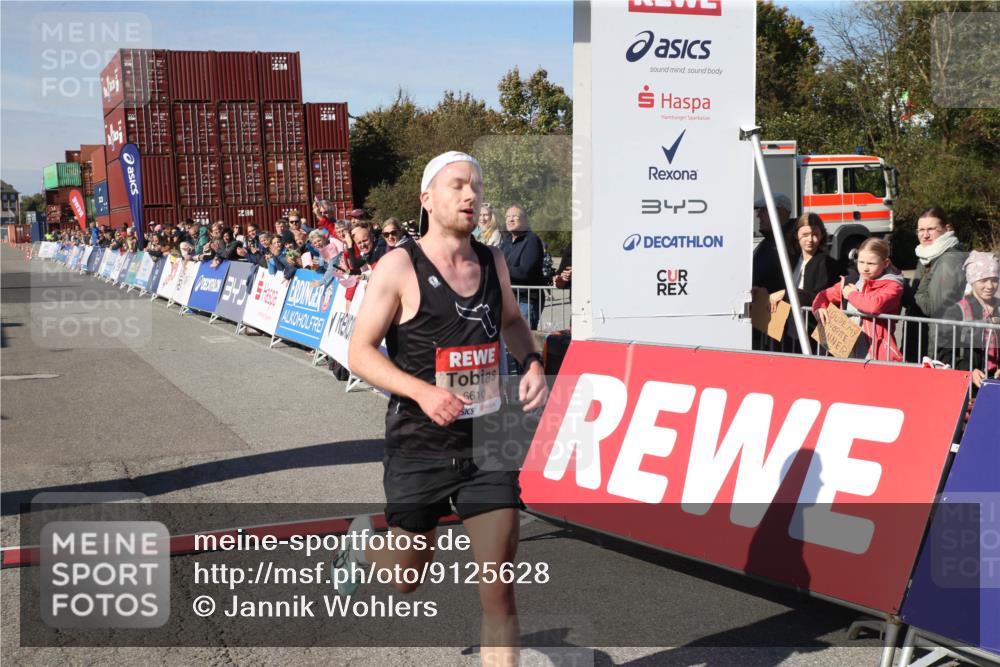 03.10.2025 - Köhlbrandbrückenlauf Jannik Wohlers http://msf.ph/oto/9125628 03.10.2025 12:44:57 Ziel 6610 meine-sportfotos.de