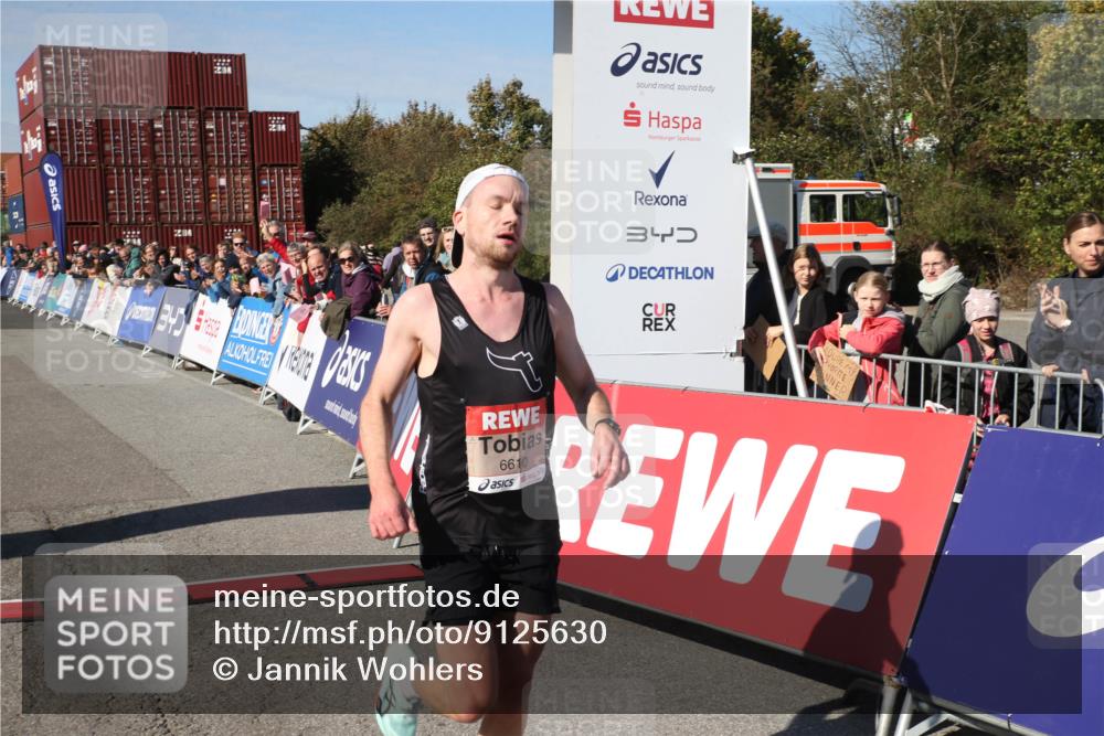 03.10.2025 - Köhlbrandbrückenlauf Jannik Wohlers http://msf.ph/oto/9125630 03.10.2025 12:44:57 Ziel 6610 meine-sportfotos.de