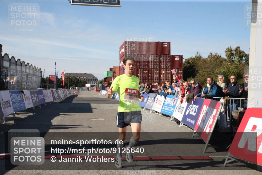 03.10.2025 - Köhlbrandbrückenlauf Jannik Wohlers http://msf.ph/oto/9125640 03.10.2025 12:45:22 Ziel 6280 meine-sportfotos.de