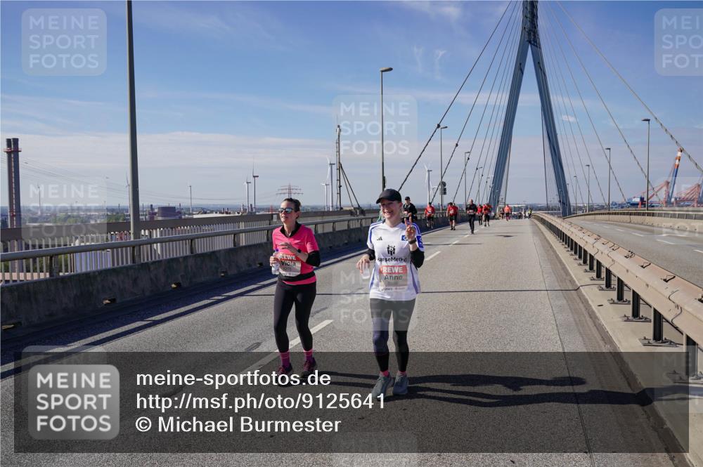 03.10.2025 - Köhlbrandbrückenlauf Michael Burmester http://msf.ph/oto/9125641 03.10.2025 13:09:51 Position 2 5388 meine-sportfotos.de