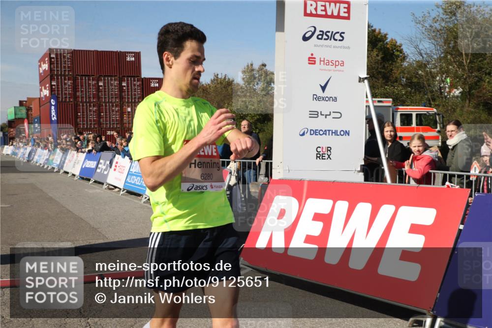 03.10.2025 - Köhlbrandbrückenlauf Jannik Wohlers http://msf.ph/oto/9125651 03.10.2025 12:45:23 Ziel 6280 meine-sportfotos.de