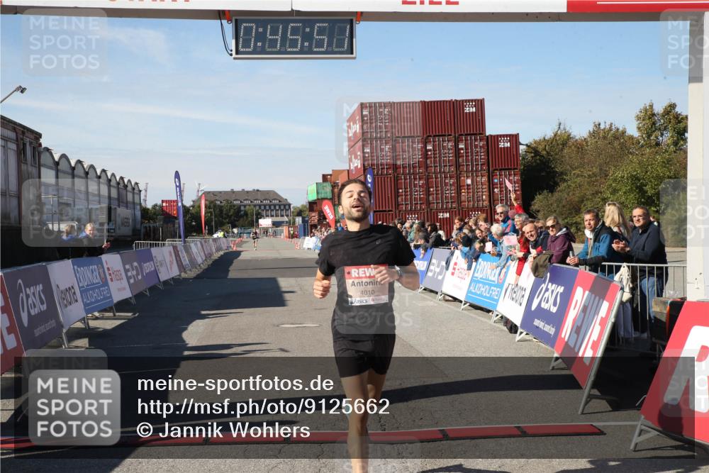 03.10.2025 - Köhlbrandbrückenlauf Jannik Wohlers http://msf.ph/oto/9125662 03.10.2025 12:45:52 Ziel 4010 meine-sportfotos.de