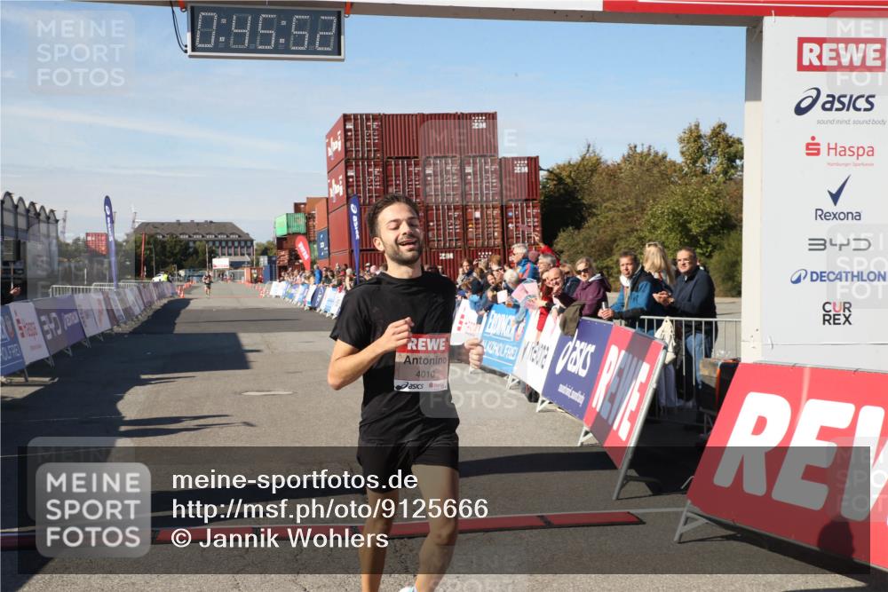 03.10.2025 - Köhlbrandbrückenlauf Jannik Wohlers http://msf.ph/oto/9125666 03.10.2025 12:45:52 Ziel 4010 meine-sportfotos.de