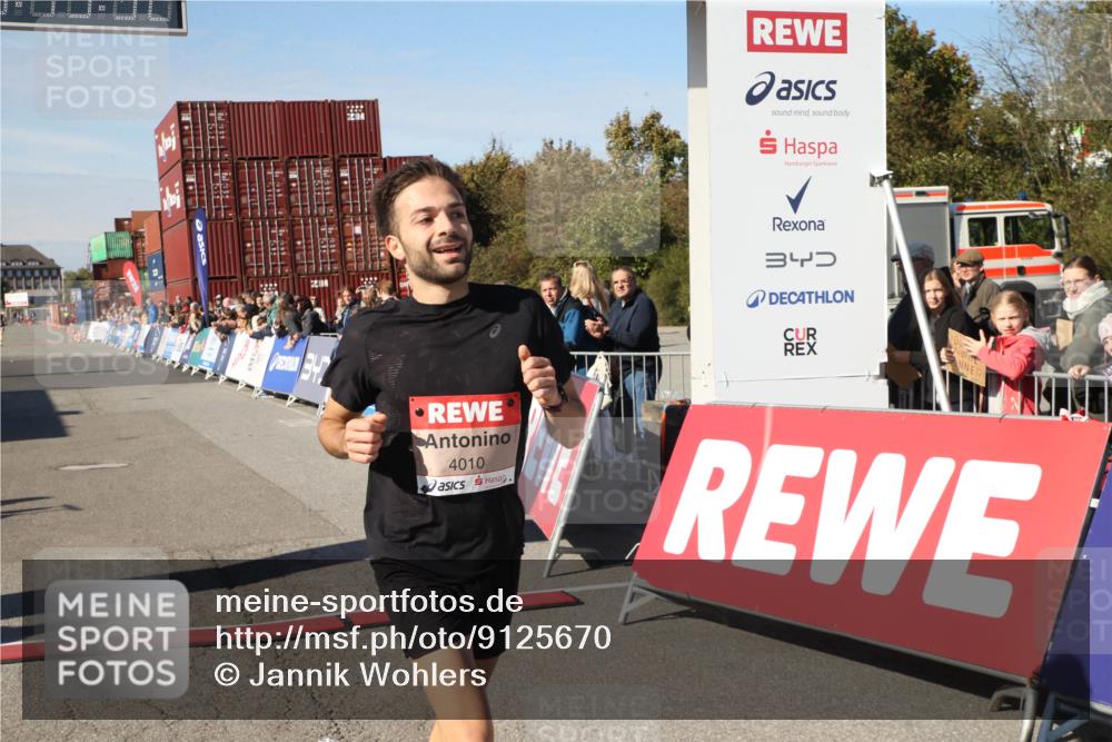 03.10.2025 - Köhlbrandbrückenlauf Jannik Wohlers http://msf.ph/oto/9125670 03.10.2025 12:45:52 Ziel 4010 meine-sportfotos.de