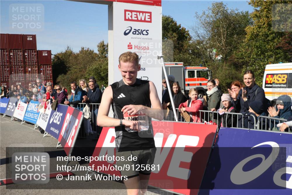 03.10.2025 - Köhlbrandbrückenlauf Jannik Wohlers http://msf.ph/oto/9125681 03.10.2025 12:46:08 Ziel 4004 meine-sportfotos.de