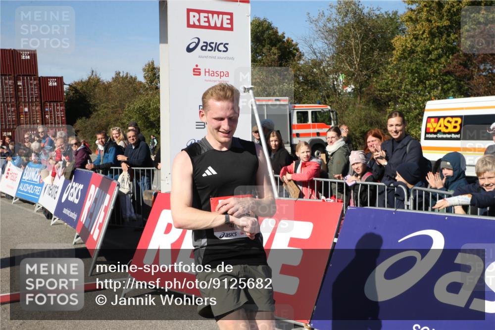 03.10.2025 - Köhlbrandbrückenlauf Jannik Wohlers http://msf.ph/oto/9125682 03.10.2025 12:46:08 Ziel 4004 meine-sportfotos.de
