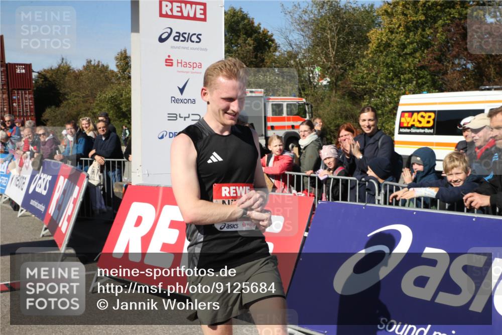 03.10.2025 - Köhlbrandbrückenlauf Jannik Wohlers http://msf.ph/oto/9125684 03.10.2025 12:46:08 Ziel 4004 meine-sportfotos.de