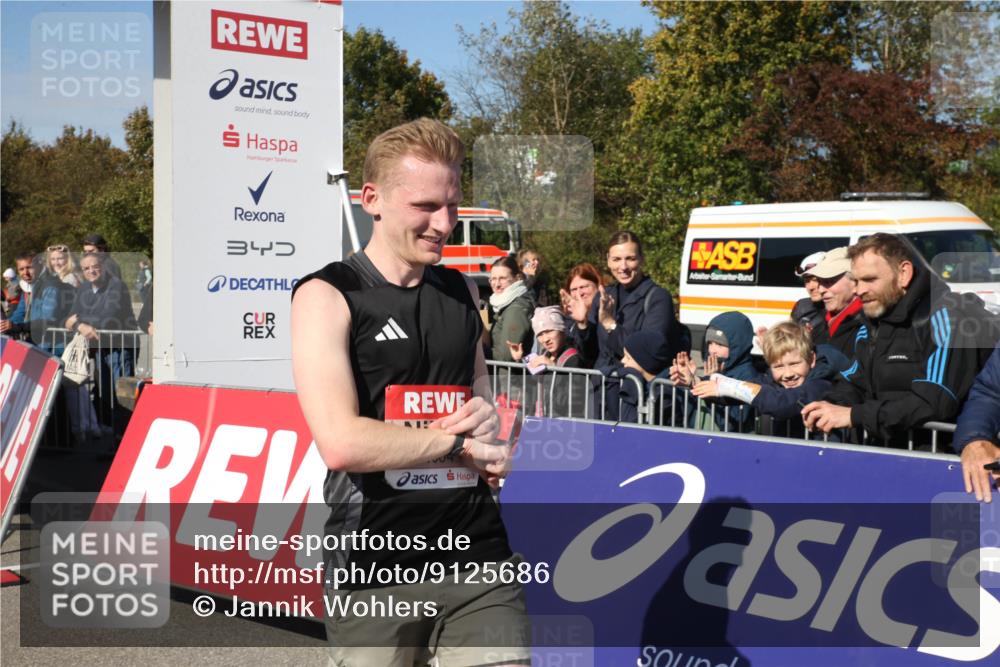 03.10.2025 - Köhlbrandbrückenlauf Jannik Wohlers http://msf.ph/oto/9125686 03.10.2025 12:46:09 Ziel 4004 meine-sportfotos.de