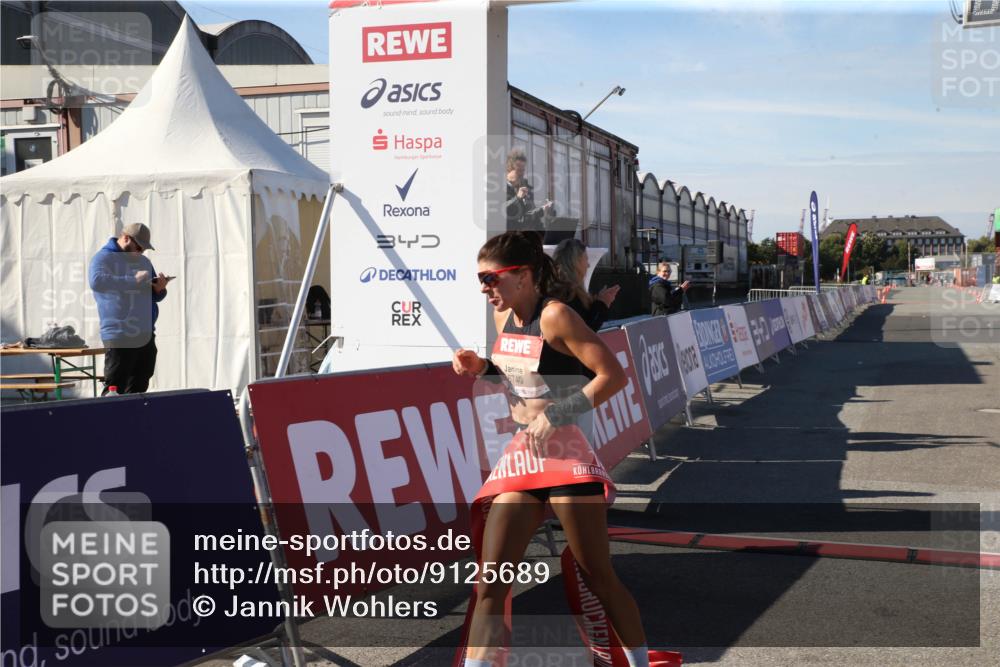 03.10.2025 - Köhlbrandbrückenlauf Jannik Wohlers http://msf.ph/oto/9125689 03.10.2025 12:46:52 Ziel 4027, 6483, 6516, 6740 meine-sportfotos.de