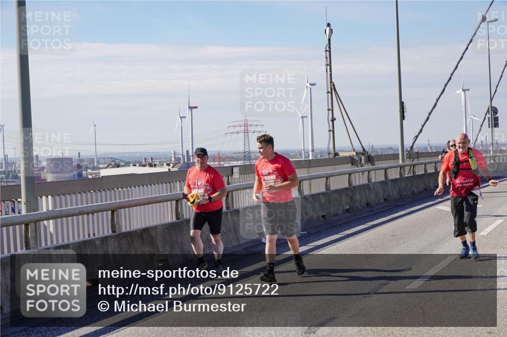 03.10.2025 - Köhlbrandbrückenlauf Michael Burmester http://msf.ph/oto/9125722 03.10.2025 13:10:06 Position 2 2004 meine-sportfotos.de