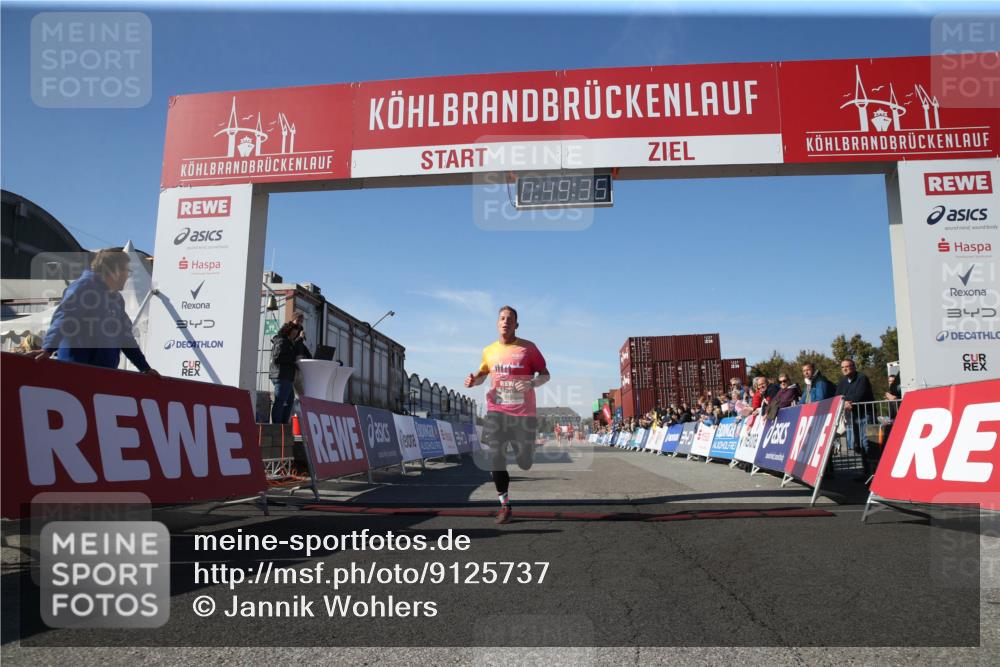 03.10.2025 - Köhlbrandbrückenlauf Jannik Wohlers http://msf.ph/oto/9125737 03.10.2025 12:49:36 Ziel 6482 meine-sportfotos.de