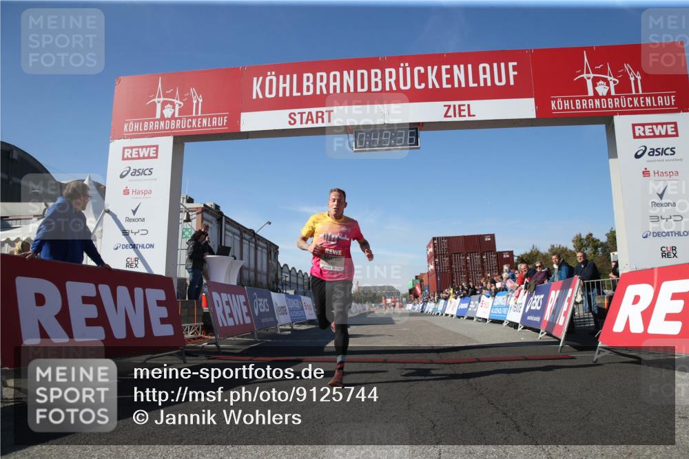 03.10.2025 - Köhlbrandbrückenlauf Jannik Wohlers http://msf.ph/oto/9125744 03.10.2025 12:49:36 Ziel 6482 meine-sportfotos.de