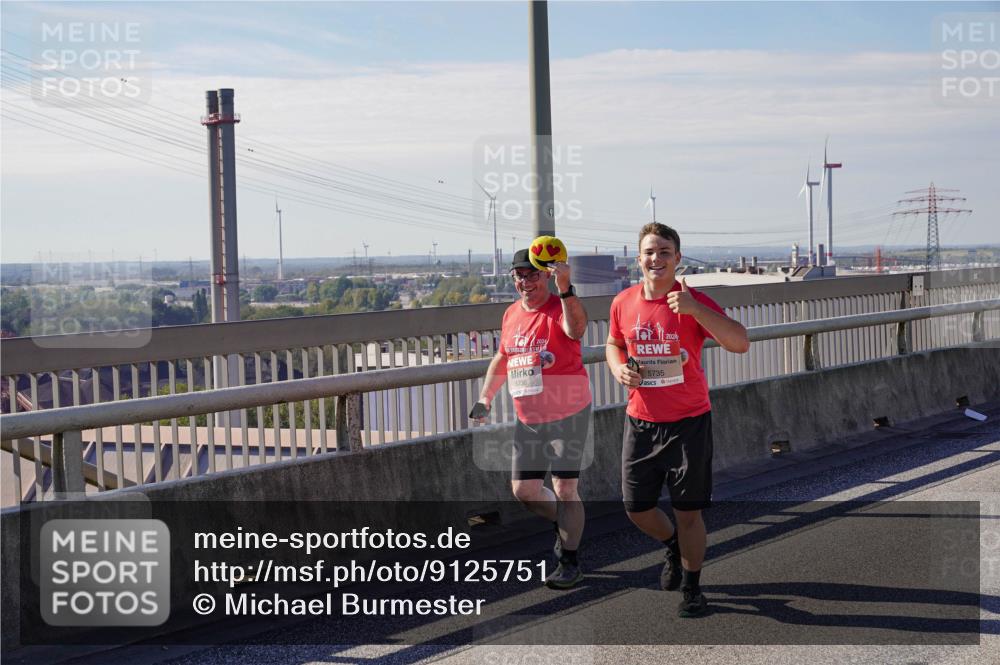 03.10.2025 - Köhlbrandbrückenlauf Michael Burmester http://msf.ph/oto/9125751 03.10.2025 13:10:08 Position 2 5736, 5735 meine-sportfotos.de
