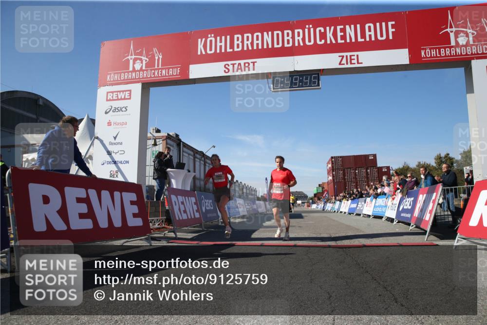 03.10.2025 - Köhlbrandbrückenlauf Jannik Wohlers http://msf.ph/oto/9125759 03.10.2025 12:49:45 Ziel 5687, 5688, 6253, 6482 meine-sportfotos.de