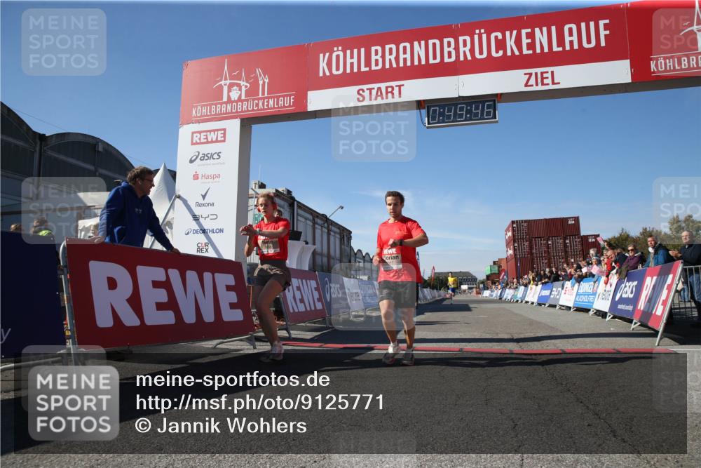 03.10.2025 - Köhlbrandbrückenlauf Jannik Wohlers http://msf.ph/oto/9125771 03.10.2025 12:49:46 Ziel 5687, 5688, 6253 meine-sportfotos.de