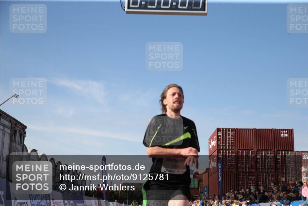 03.10.2025 - Köhlbrandbrückenlauf Jannik Wohlers http://msf.ph/oto/9125781 03.10.2025 12:50:07 Ziel 4035, 6086 meine-sportfotos.de