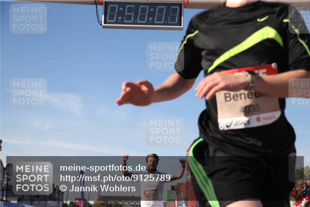 03.10.2025 - Köhlbrandbrückenlauf Jannik Wohlers http://msf.ph/oto/9125789 03.10.2025 12:50:07 Ziel 4035, 6086 meine-sportfotos.de