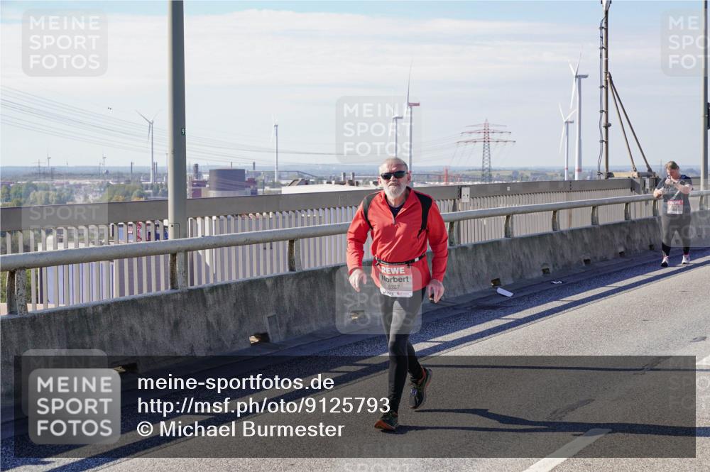 03.10.2025 - Köhlbrandbrückenlauf Michael Burmester http://msf.ph/oto/9125793 03.10.2025 13:10:12 Position 2 5327 meine-sportfotos.de
