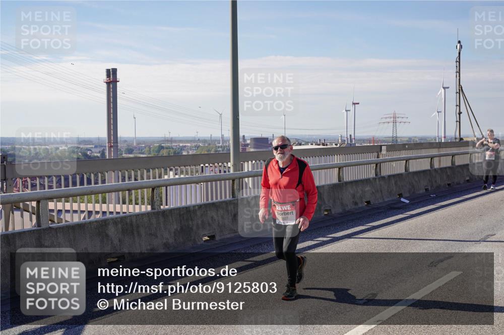 03.10.2025 - Köhlbrandbrückenlauf Michael Burmester http://msf.ph/oto/9125803 03.10.2025 13:10:13 Position 2 327 meine-sportfotos.de