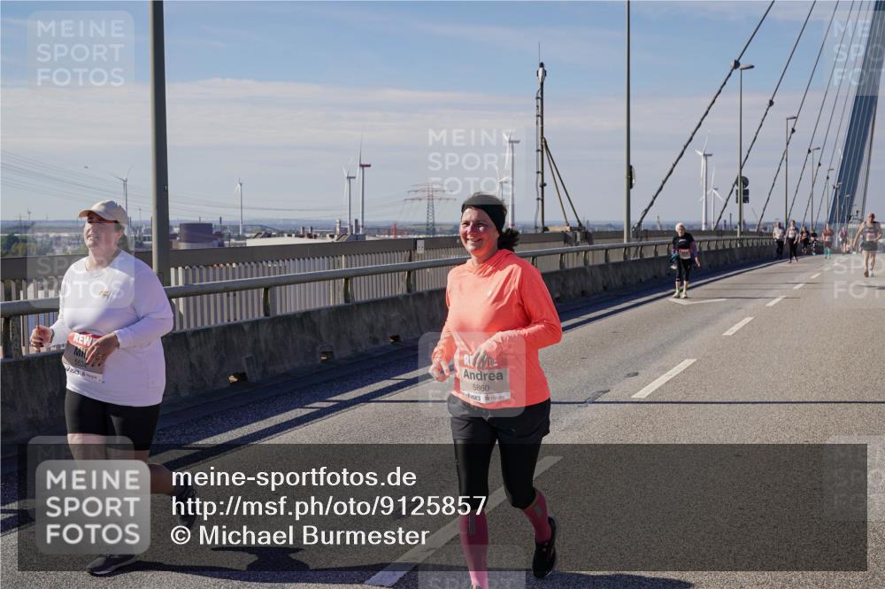 03.10.2025 - Köhlbrandbrückenlauf Michael Burmester http://msf.ph/oto/9125857 03.10.2025 13:10:22 Position 2 5860 meine-sportfotos.de