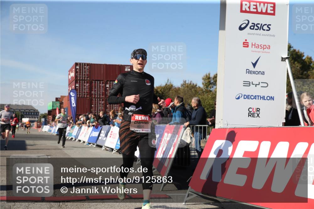 03.10.2025 - Köhlbrandbrückenlauf Jannik Wohlers http://msf.ph/oto/9125863 03.10.2025 12:57:31 Ziel 4105, 4150, 4186, 4518, 6015, 6020, 6122, 6767 meine-sportfotos.de