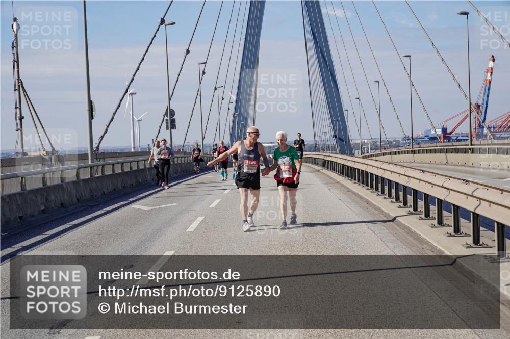 03.10.2025 - Köhlbrandbrückenlauf Michael Burmester http://msf.ph/oto/9125890 03.10.2025 13:10:32 Position 2  meine-sportfotos.de