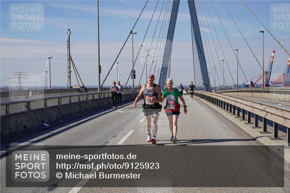 03.10.2025 - Köhlbrandbrückenlauf Michael Burmester http://msf.ph/oto/9125923 03.10.2025 13:10:36 Position 2  meine-sportfotos.de