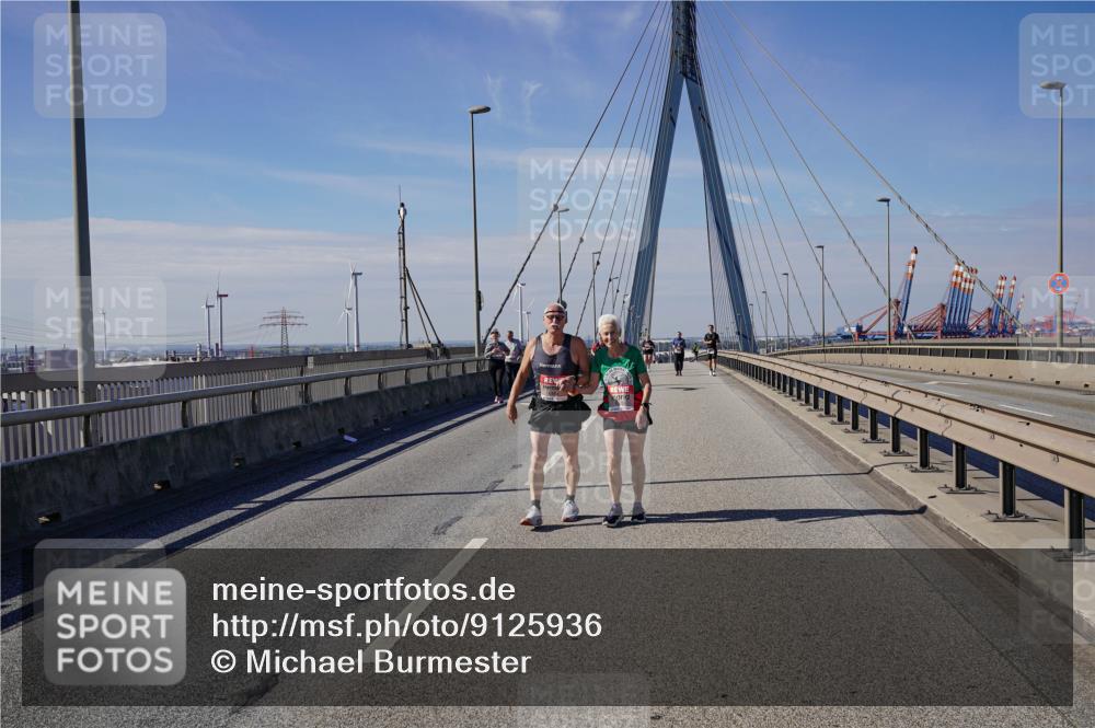03.10.2025 - Köhlbrandbrückenlauf Michael Burmester http://msf.ph/oto/9125936 03.10.2025 13:10:37 Position 2  meine-sportfotos.de