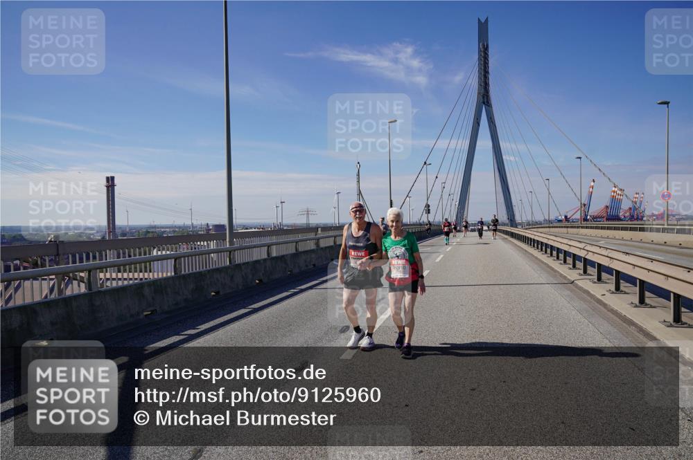 03.10.2025 - Köhlbrandbrückenlauf Michael Burmester http://msf.ph/oto/9125960 03.10.2025 13:10:39 Position 2  meine-sportfotos.de