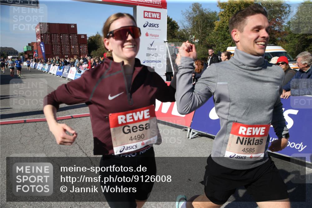 03.10.2025 - Köhlbrandbrückenlauf Jannik Wohlers http://msf.ph/oto/9126008 03.10.2025 13:05:12 Ziel 4098, 4256, 4344, 4390, 4490, 4585, 4751, 4877, 5951, 5969, 6081, 6719 meine-sportfotos.de