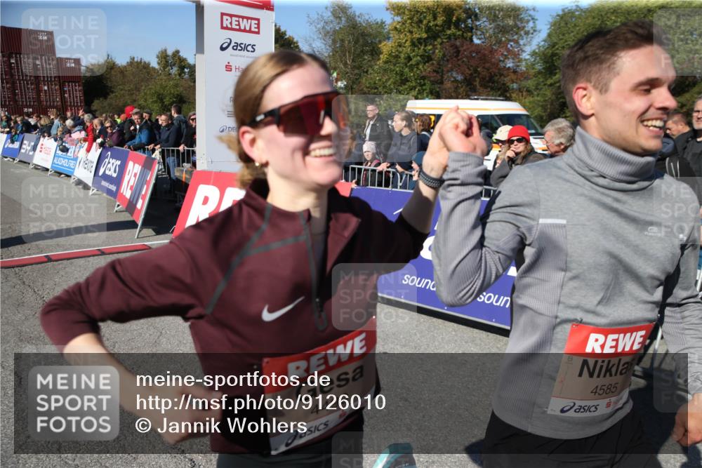 03.10.2025 - Köhlbrandbrückenlauf Jannik Wohlers http://msf.ph/oto/9126010 03.10.2025 13:05:12 Ziel 4098, 4256, 4344, 4390, 4490, 4585, 4751, 4877, 5951, 5969, 6081, 6719 meine-sportfotos.de
