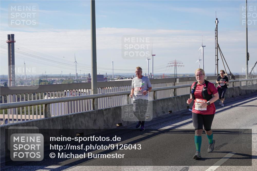 03.10.2025 - Köhlbrandbrückenlauf Michael Burmester http://msf.ph/oto/9126043 03.10.2025 13:10:49 Position 2 5900 meine-sportfotos.de