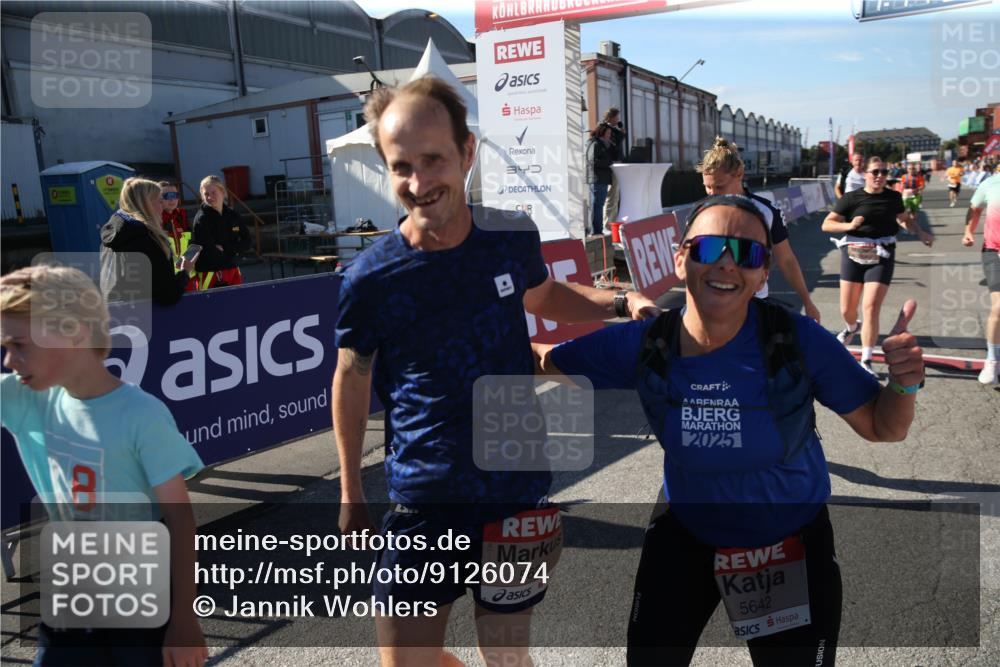 03.10.2025 - Köhlbrandbrückenlauf Jannik Wohlers http://msf.ph/oto/9126074 03.10.2025 13:17:26 Ziel 4404, 4686, 4746, 4818, 4988, 5007, 5008, 5031, 5638, 5642, 5890, 5943, 6069, 6389, 6710 meine-sportfotos.de