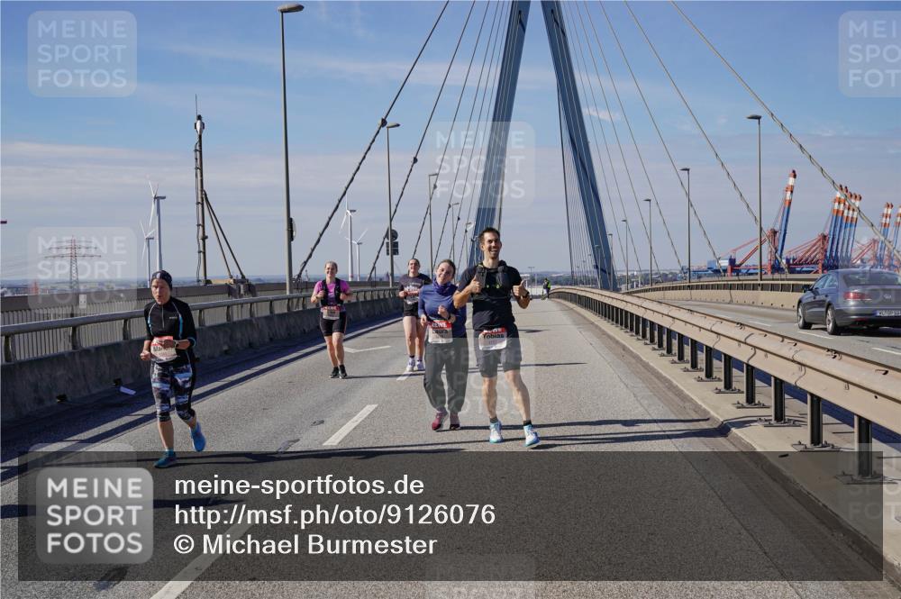 03.10.2025 - Köhlbrandbrückenlauf Michael Burmester http://msf.ph/oto/9126076 03.10.2025 13:10:53 Position 2 10 meine-sportfotos.de