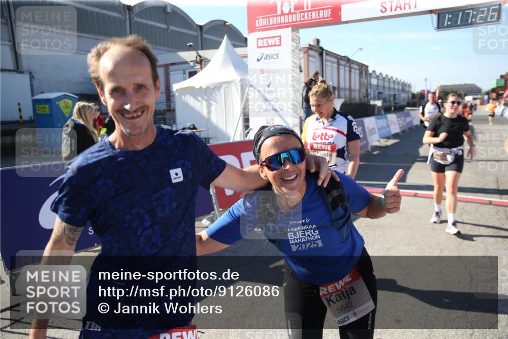 03.10.2025 - Köhlbrandbrückenlauf Jannik Wohlers http://msf.ph/oto/9126086 03.10.2025 13:17:27 Ziel 4012, 4686, 4746, 4818, 4988, 5007, 5008, 5031, 5638, 5642, 5890, 5943, 6069, 6389, 6710 meine-sportfotos.de