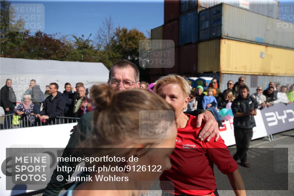 03.10.2025 - Köhlbrandbrückenlauf Jannik Wohlers http://msf.ph/oto/9126122 03.10.2025 13:20:17 Ziel 4397, 4402, 4565, 4571, 4779, 4994, 5144, 5160, 5456, 5481, 5672, 5683, 5850, 6035, 6136, 6589 meine-sportfotos.de