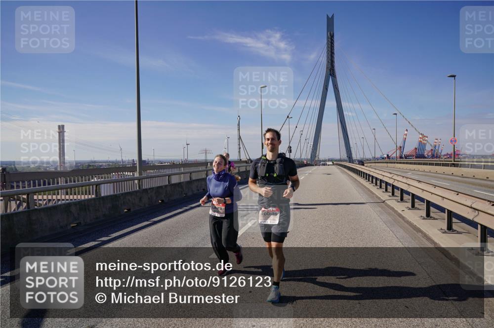 03.10.2025 - Köhlbrandbrückenlauf Michael Burmester http://msf.ph/oto/9126123 03.10.2025 13:10:57 Position 2  meine-sportfotos.de