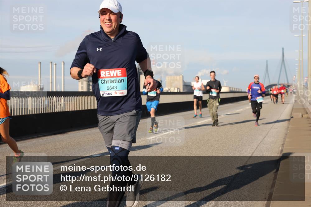 03.10.2025 - Köhlbrandbrückenlauf Lena Gebhardt http://msf.ph/oto/9126182 03.10.2025 09:46:07 Position 2 2843 meine-sportfotos.de