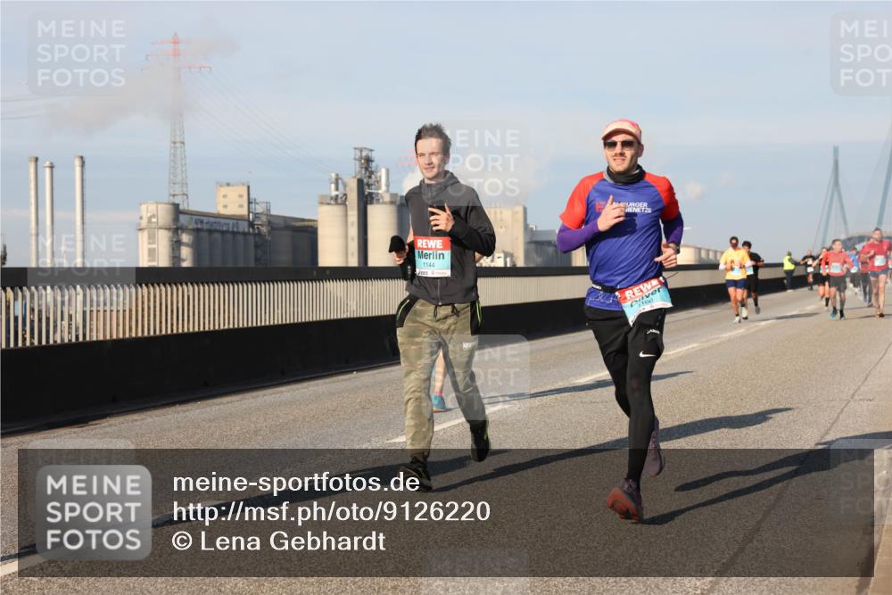 03.10.2025 - Köhlbrandbrückenlauf Lena Gebhardt http://msf.ph/oto/9126220 03.10.2025 09:46:09 Position 2 1144, 100 meine-sportfotos.de