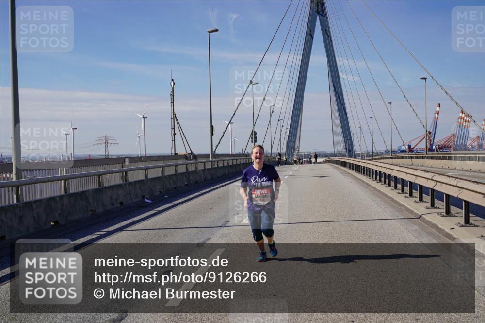 03.10.2025 - Köhlbrandbrückenlauf Michael Burmester http://msf.ph/oto/9126266 03.10.2025 13:12:01 Position 2 6558 meine-sportfotos.de